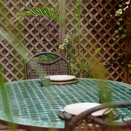 Ground Floor Holiday Apartment With Terrace And Pool In Puerto Banus, マルベーリャ エクステリア 写真