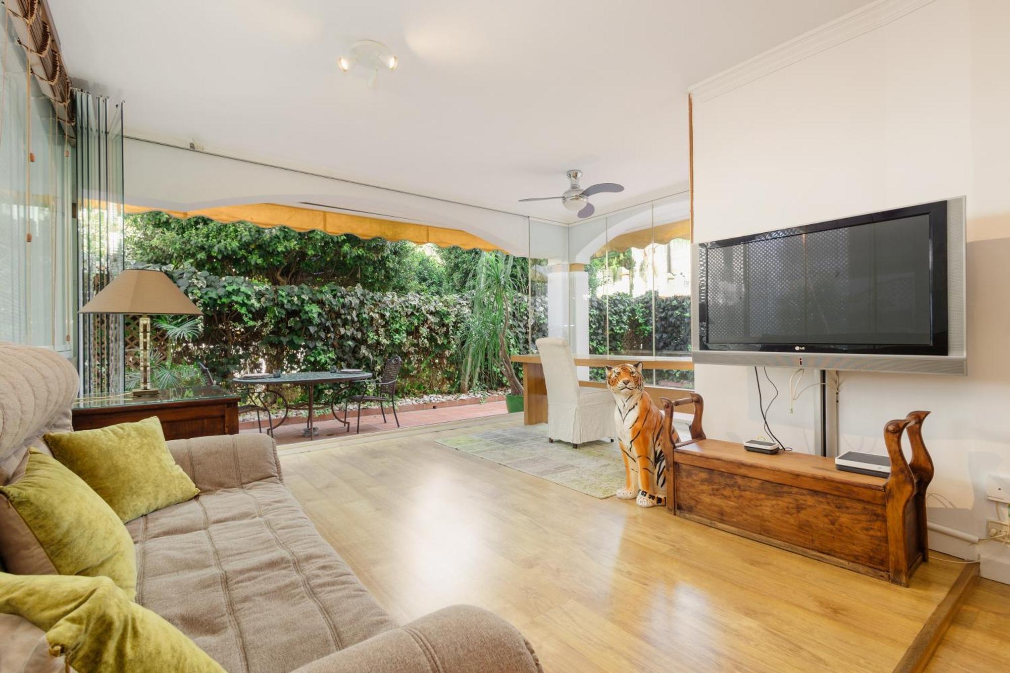 Ground Floor Holiday Apartment With Terrace And Pool In Puerto Banus, マルベーリャ エクステリア 写真