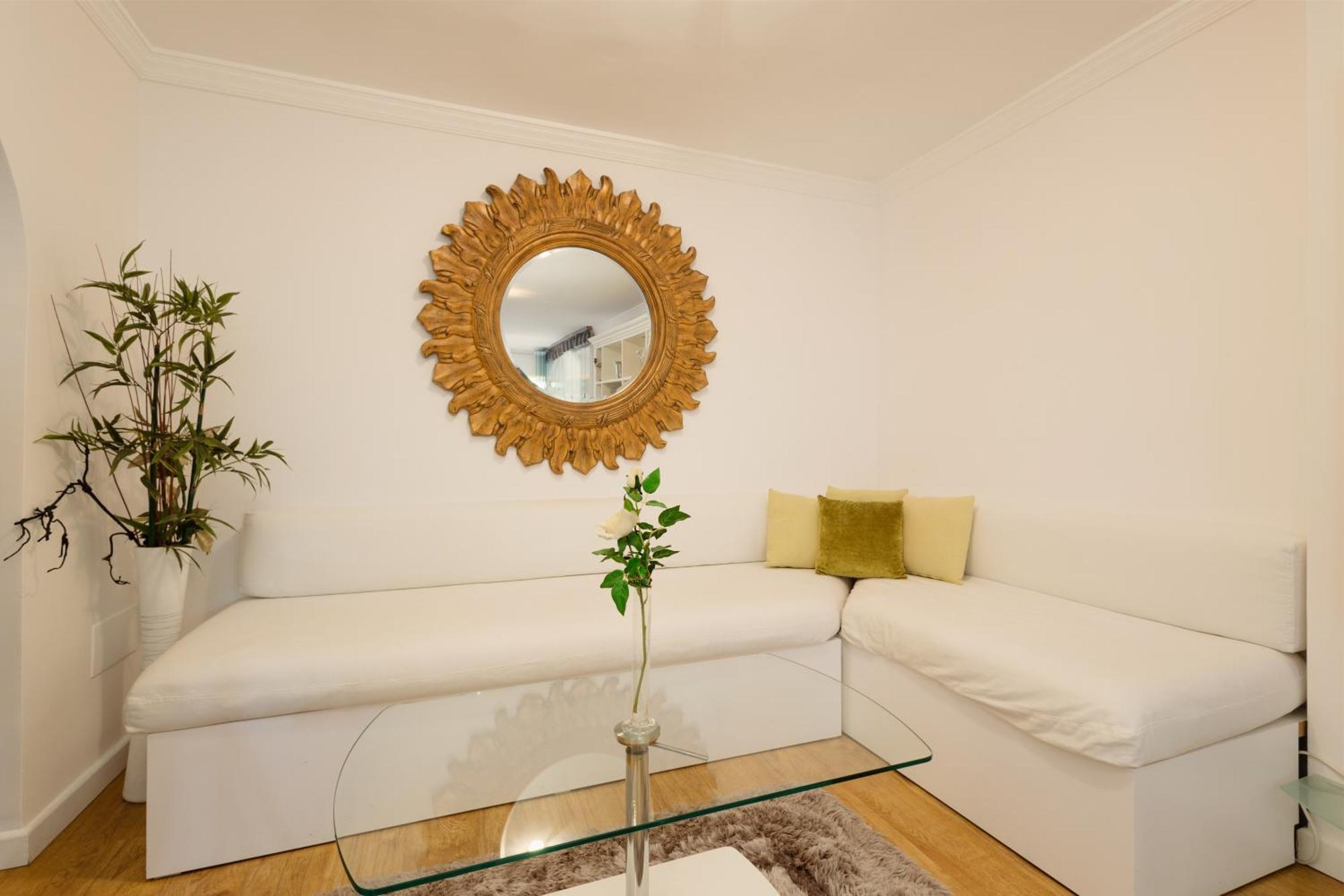 Ground Floor Holiday Apartment With Terrace And Pool In Puerto Banus, マルベーリャ エクステリア 写真